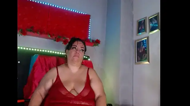 Snapshot of -helen chatting on 01/13/25, 05:44 -helen online show from 01/13/25, 05:44
