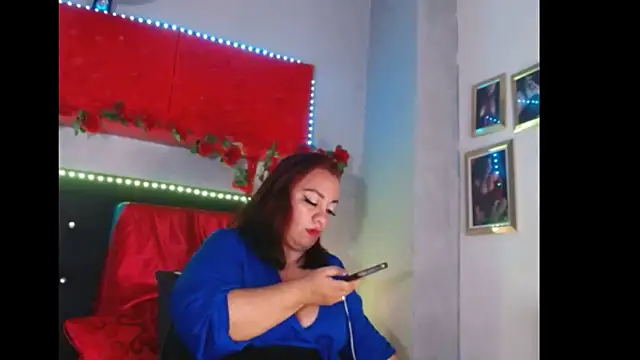 Snapshot of -helen chatting on 01/21/25, 08:32 -helen online show from 01/21/25, 08:32