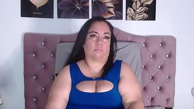 Snapshot of -helen chatting on 10/03/25, 09:39 -helen online show from 10/03/25, 09:39