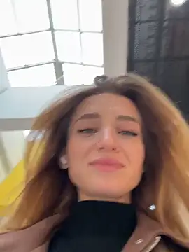 Snapshot of -AngelAri- chatting on 10/12/25, 09:08 -AngelAri- online show from 10/12/25, 09:08