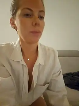 novaforyou1 online show from 10/21/25, 05:46