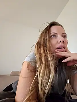 novaforyou1 online show from 10/27/25, 03:05