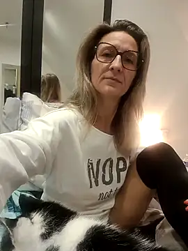 dancing sexy doll online show from 10/21/25, 07:47