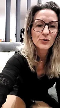 dancing sexy doll online show from 10/24/25, 07:43