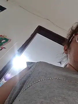 Snapshot of karlythoth@xh chatting on 10/16/25, 04:08 karlythothxh online show from 10/16/25, 04:08