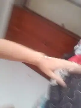 Snapshot of karlythoth@xh chatting on 10/24/25, 01:07 karlythothxh online show from 10/24/25, 01:07