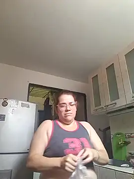 Snapshot of karlythoth@xh chatting on 10/28/25, 04:42 karlythothxh online show from 10/28/25, 04:42