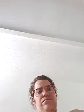 Snapshot of karlythoth@xh chatting on 11/03/25, 01:56 karlythothxh online show from 11/03/25, 01:56