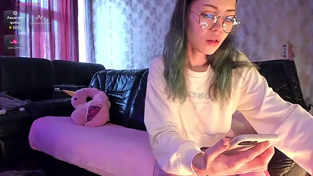 Snapshot of Milena_joline chatting on 02/19/25, 06:55 Milena joline online show from 02/19/25, 06:55