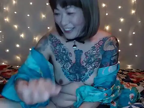 Snapshot of Megumi81 chatting on 03/13/25, 12:27 Megumi81 online show from 03/13/25, 12:27