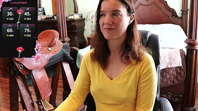 Snapshot of thornburyrose chatting on 02/16/25, 07:27 thornburyrose online show from 02/16/25, 07:27