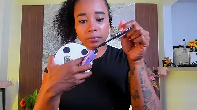 kelly thomson online show from 11/06/25, 10:54