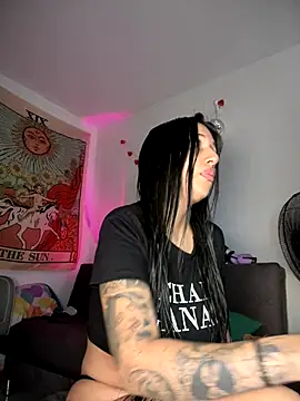 kiaraglam2 online show from 10/15/25, 01:22