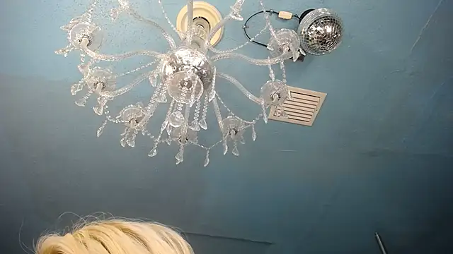 Snapshot of ADRIANNA_FOX chatting on 10/19/25, 07:14 ADRIANNA FOX online show from 10/19/25, 07:14