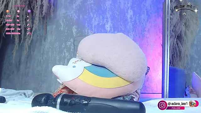 Snapshot of adara_le chatting on 10/27/25, 12:36 adara le online show from 10/27/25, 12:36