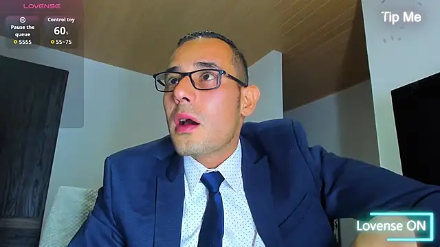 jhonyalzate2 online show from 10/22/25, 02:12