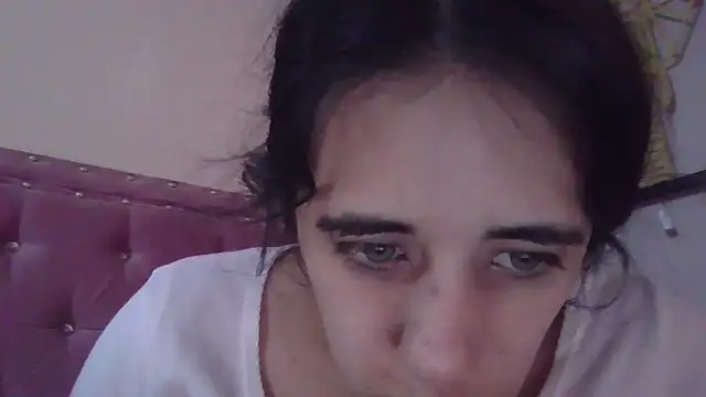 Snapshot of annarose19 chatting on 12/12/24, 04:26 annarose19 online show from 12/12/24, 04:26