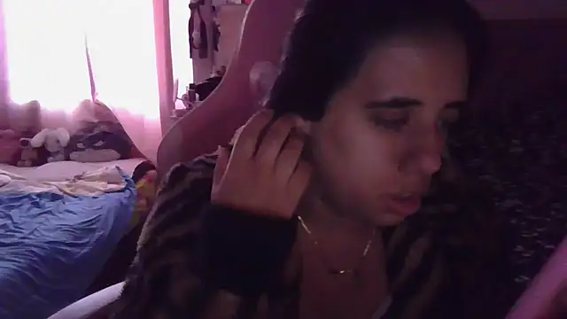 Snapshot of annarose19 chatting on 01/15/25, 10:57 annarose19 online show from 01/15/25, 10:57