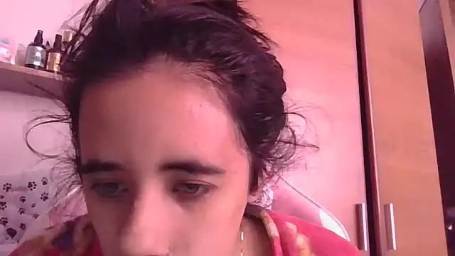 Snapshot of annarose19 chatting on 01/25/25, 06:02 annarose19 online show from 01/25/25, 06:02
