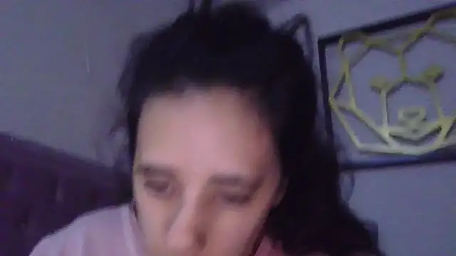 Snapshot of annarose19 chatting on 02/20/25, 01:57 annarose19 online show from 02/20/25, 01:57