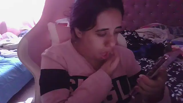 Snapshot of annarose19 chatting on 03/03/25, 10:42 annarose19 online show from 03/03/25, 10:42