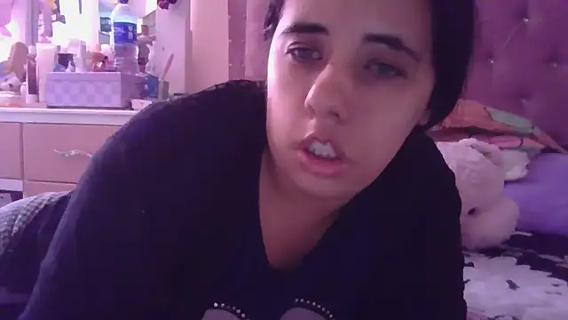 Snapshot of annarose19 chatting on 09/18/25, 07:49 annarose19 online show from 09/18/25, 07:49