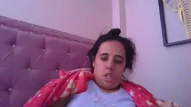 Snapshot of annarose19 chatting on 10/20/25, 05:57 annarose19 online show from 10/20/25, 05:57