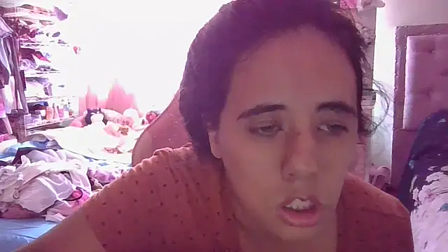 Snapshot of annarose19 chatting on 11/04/25, 07:35 annarose19 online show from 11/04/25, 07:35