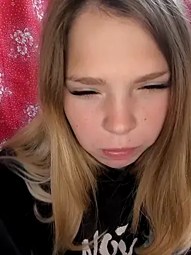 Zuli Kiska online show from 09/28/25, 11:04