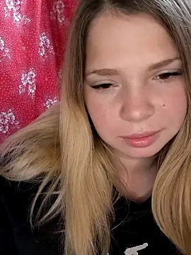 Zuli Kiska online show from 10/13/25, 11:10