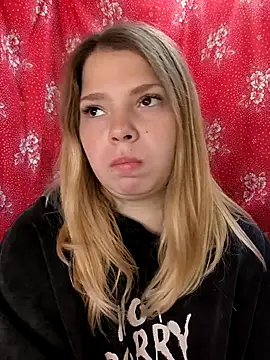 Zuli Kiska online show from 10/15/25, 06:35