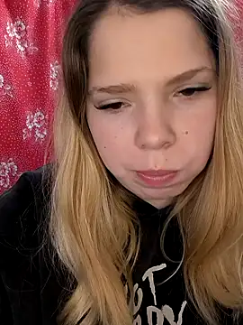 Zuli Kiska online show from 11/14/25, 12:04