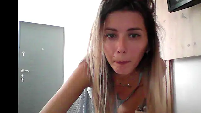 Snapshot of marie_marie03 chatting on 09/16/25, 07:53 marie marie03 online show from 09/16/25, 07:53
