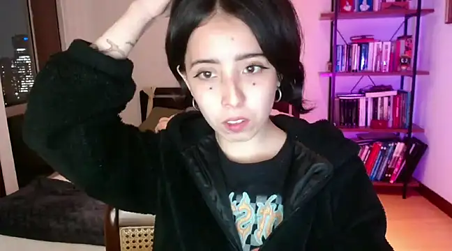 babyluna 8 8 online show from 02/26/25, 11:37