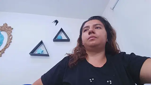 timkerbell  online show from 11/10/25, 07:13