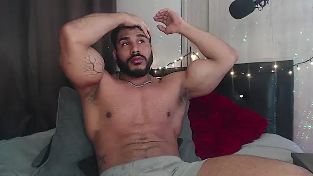 Snapshot of Artemis_Kazttman chatting on 12/15/24, 01:57 Artemis Kazttman online show from 12/15/24, 01:57