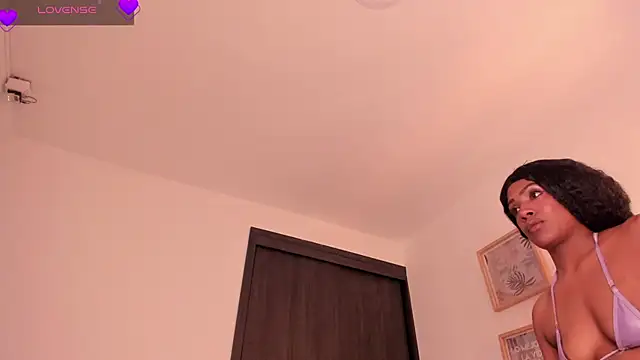 Snapshot of Snooky_Clinton chatting on 03/18/25, 05:20 Snooky Clinton online show from 03/18/25, 05:20