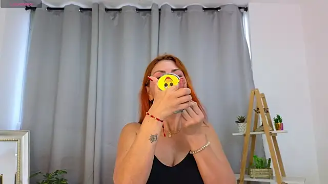 Snapshot of bella__adams chatting on 02/06/25, 08:02 bella adams online show from 02/06/25, 08:02