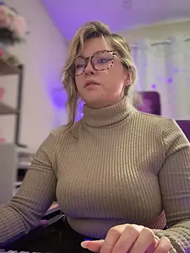 Snapshot of JennKenobi chatting on 02/13/25, 03:03 JennKenobi online show from 02/13/25, 03:03