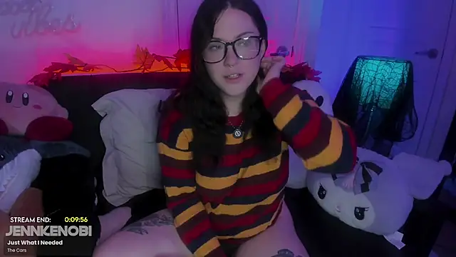 Snapshot of JennKenobi chatting on 10/17/25, 03:36 JennKenobi online show from 10/17/25, 03:36