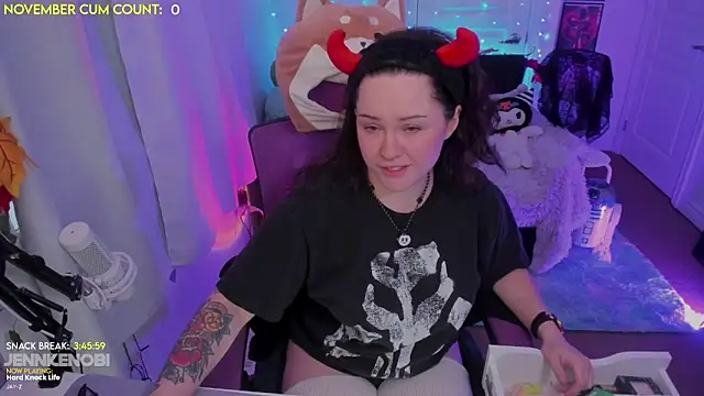 Snapshot of JennKenobi chatting on 11/03/25, 03:24 JennKenobi online show from 11/03/25, 03:24