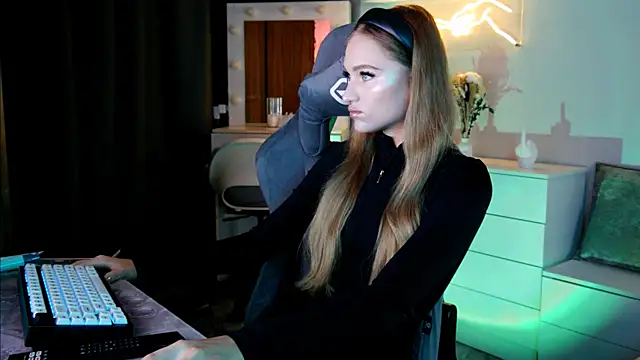 MrsTenderBeast online show from 02/22/25, 05:35