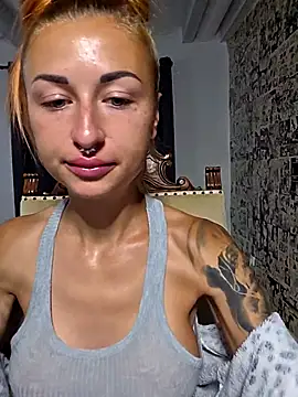 Snapshot of kylie_blck chatting on 10/09/25, 03:48 kylie blck online show from 10/09/25, 03:48