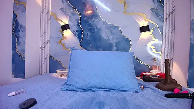 lorrayne  online show from 09/23/25, 12:19