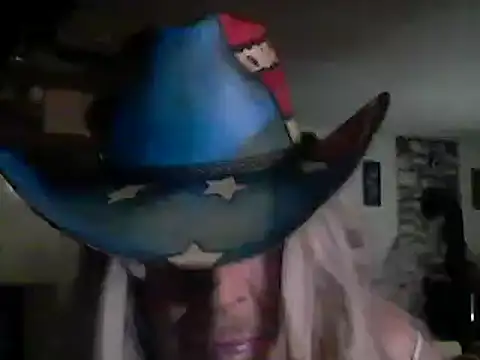 Snapshot of CROSSCOUNTRY1 chatting on 12/08/24, 09:57 CROSSCOUNTRY1 online show from 12/08/24, 09:57