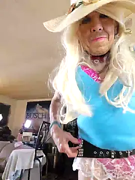 Snapshot of CROSSCOUNTRY1 chatting on 03/13/25, 09:37 CROSSCOUNTRY1 online show from 03/13/25, 09:37