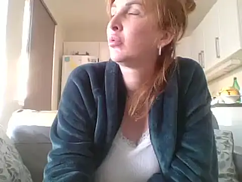 Snapshot of MssAngela chatting on 01/11/25, 09:26 MssAngela online show from 01/11/25, 09:26