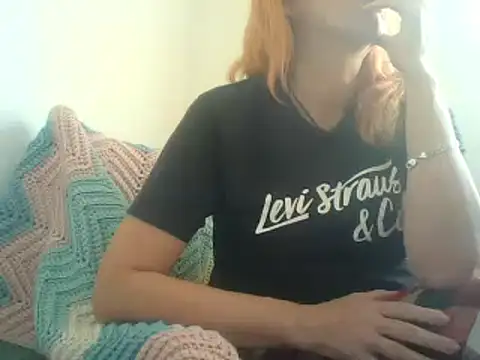 Snapshot of MssAngela chatting on 09/15/25, 07:41 MssAngela online show from 09/15/25, 07:41