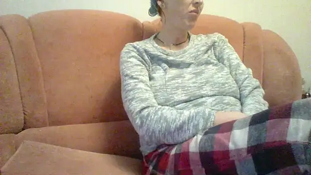 Snapshot of MssAngela chatting on 10/16/25, 01:34 MssAngela online show from 10/16/25, 01:34