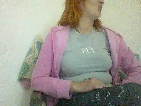 Snapshot of MssAngela chatting on 10/21/25, 07:14 MssAngela online show from 10/21/25, 07:14